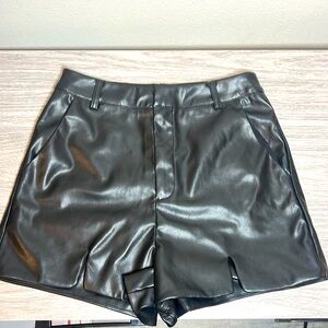 Storia Faux Leather Black High Rise Shorts Small
